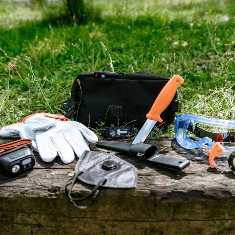 Аварійний комплект HELP BAG MAX PRO Rękawice skórzane HELP BAG w zawartości modułu ESCAPE z nożem, goglami i latarką czołową
